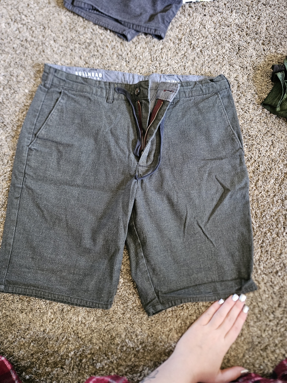 Pull&Bear Men's Olive Green Flat Front Casual Shorts